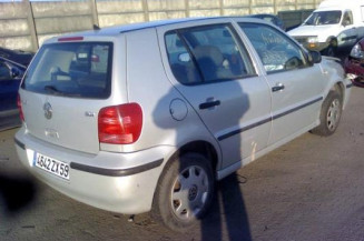 Bras essuie glace avant gauche VOLKSWAGEN POLO 3