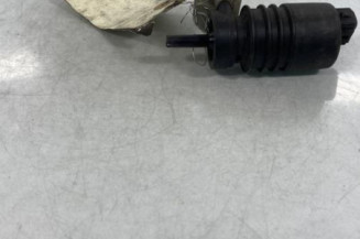 Pompe lave glace avant VOLKSWAGEN GOLF 3