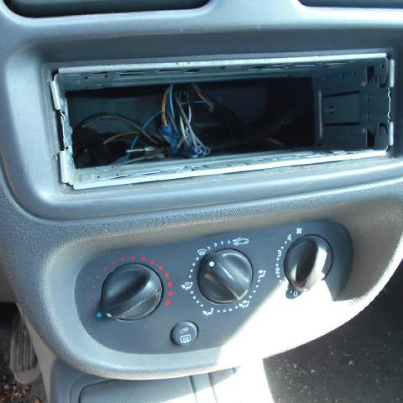 Commande chauffage RENAULT CLIO 2 Photo n°10