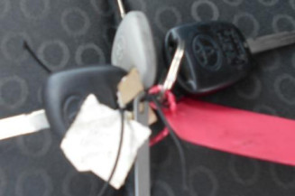 Etrier avant droit (freinage) TOYOTA YARIS 1