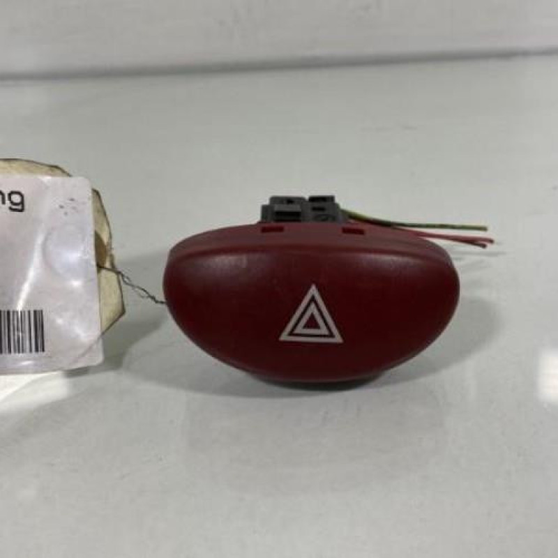 Bouton de warning PEUGEOT 206 Photo n°1