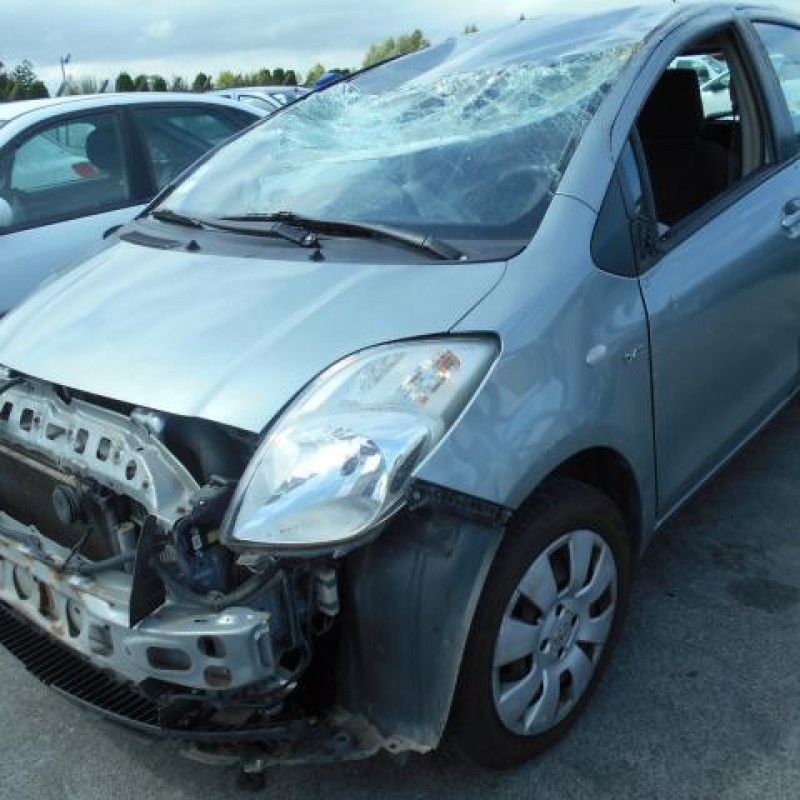 Etrier avant gauche (freinage) TOYOTA YARIS 2 Photo n°1