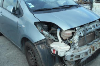 Etrier avant gauche (freinage) TOYOTA YARIS 2