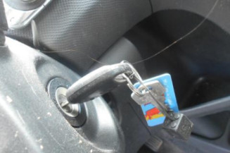 Etrier avant gauche (freinage) TOYOTA YARIS 2