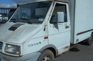 Optique avant principal gauche (feux)(phare) IVECO DAILY 2
