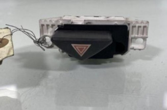 Bouton de warning CITROEN C4 1 Photo n°1
