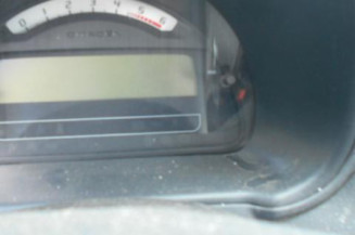 Bras essuie glace avant gauche CITROEN C2