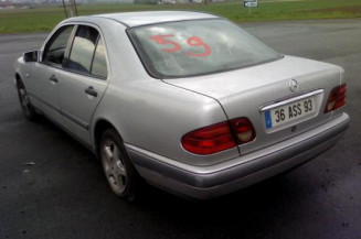 Bloc ABS (freins anti-blocage) MERCEDES CLASSE E 210