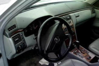 Bloc ABS (freins anti-blocage) MERCEDES CLASSE E 210