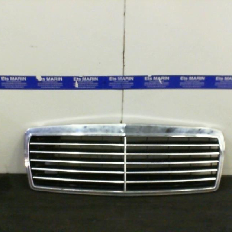 Calandre MERCEDES CLASSE E 210 Photo n°1