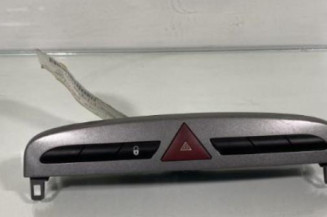 Bouton de warning PEUGEOT 308 1 Photo n°1