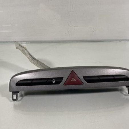 Bouton de warning PEUGEOT 308 1 Photo n°1