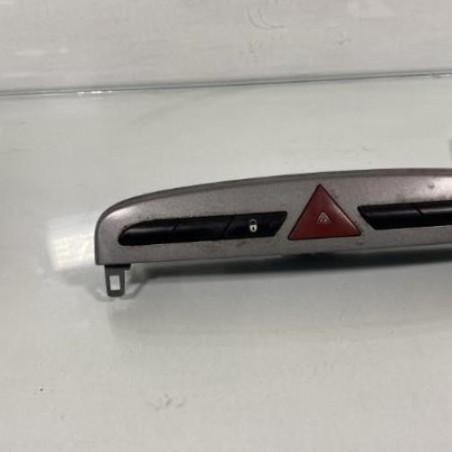 Bouton de warning PEUGEOT 308 1 Photo n°1