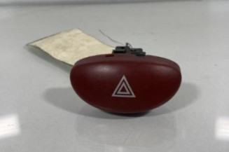 Bouton de warning PEUGEOT 206 Photo n°1