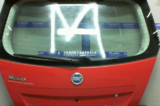 Malle/Hayon arriere FIAT STILO Photo n°1