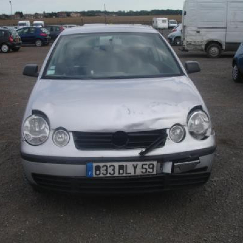 Malle/Hayon arriere VOLKSWAGEN POLO 4 Photo n°2
