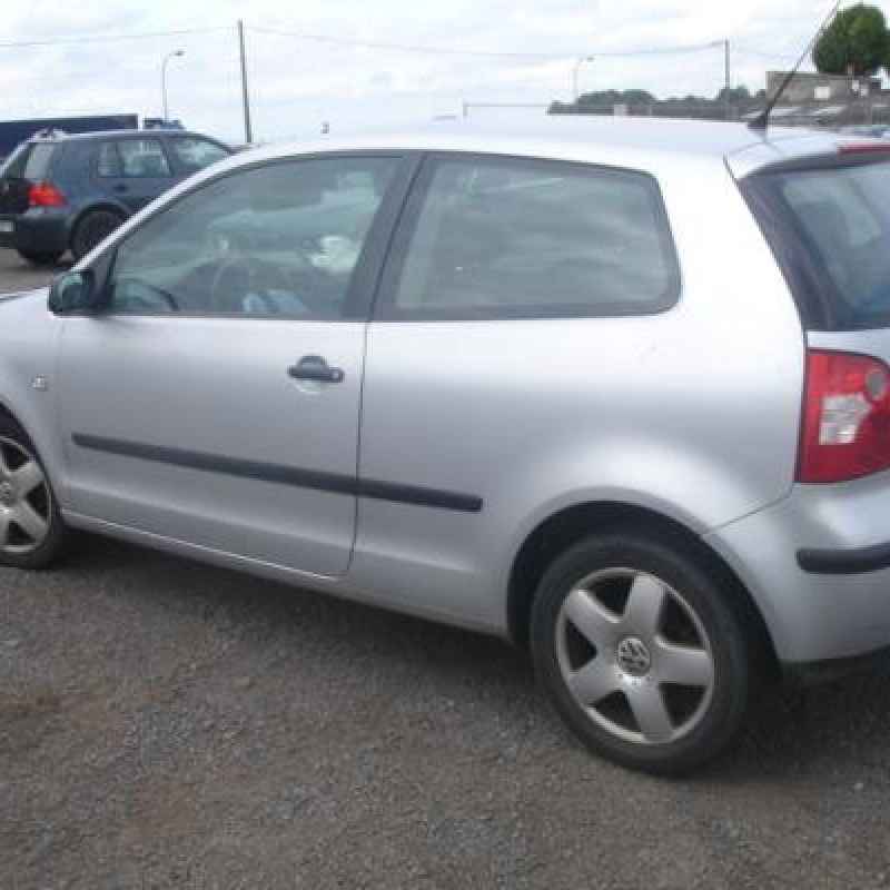 Malle/Hayon arriere VOLKSWAGEN POLO 4 Photo n°5