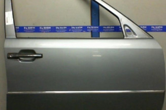 Porte avant droit MERCEDES 250 W124 Photo n°1
