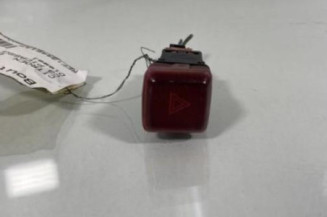 Bouton de warning CITROEN C3 PICASSO Photo n°1