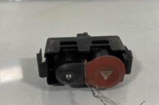 Bouton de warning RENAULT CLIO 3 Photo n°1