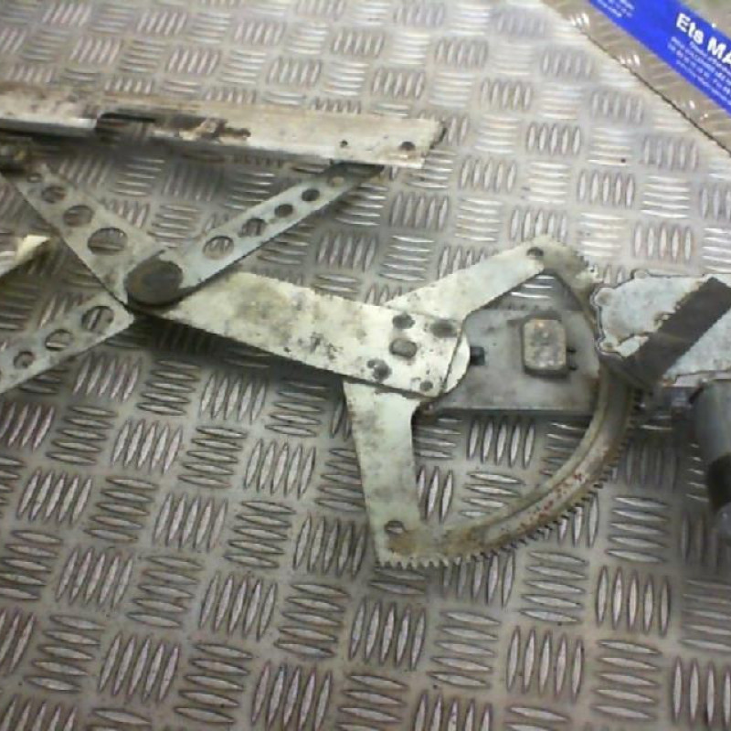 Leve vitre electrique arriere droit MERCEDES 250 T124 Photo n°1
