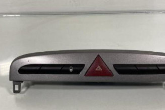 Bouton de warning PEUGEOT 308 1 Photo n°1