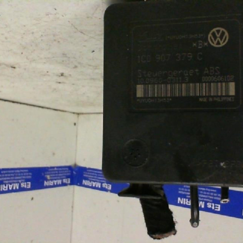 Bloc ABS (freins anti-blocage) VOLKSWAGEN GOLF 4 Photo n°3