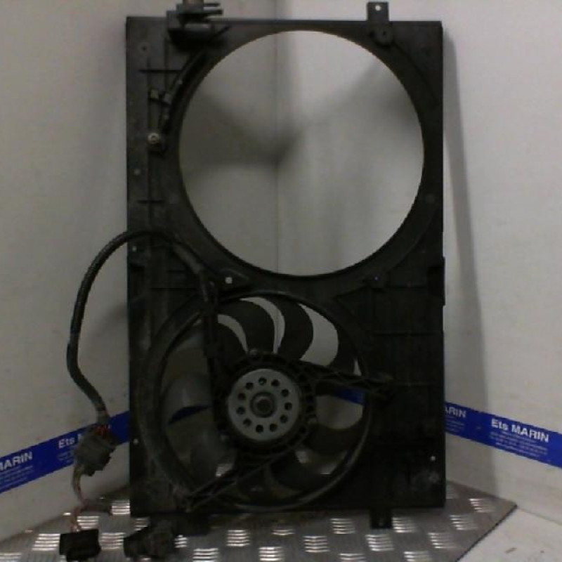 Moto ventilateur radiateur VOLKSWAGEN GOLF 4 Photo n°2