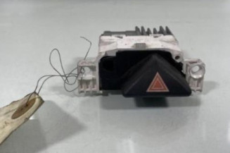 Bouton de warning FORD FOCUS 1 Photo n°1