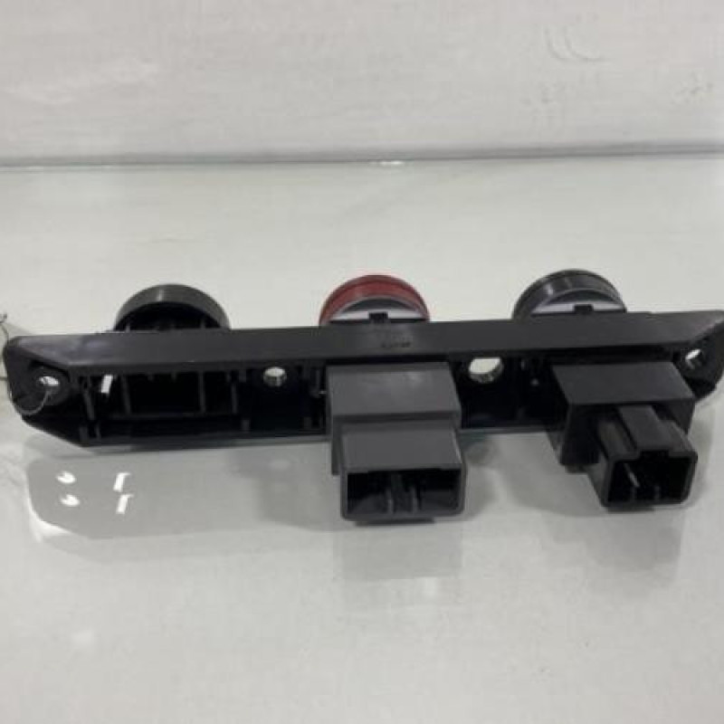 Bouton de warning CHEVROLET KALOS Photo n°3