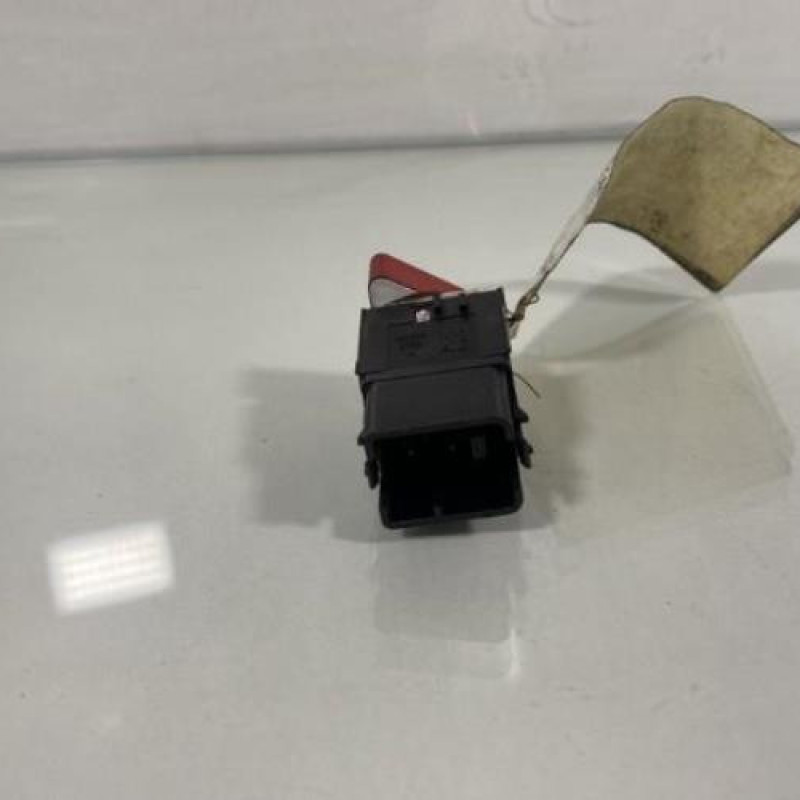 Bouton de warning VOLKSWAGEN GOLF PLUS Photo n°3