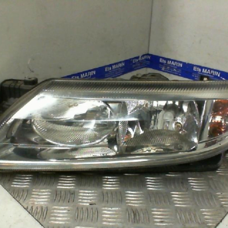 Optique avant principal gauche (feux)(phare) RENAULT LAGUNA 2 Photo n°1