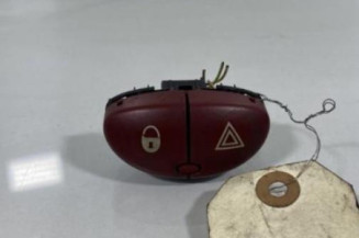 Bouton de warning PEUGEOT 206 Photo n°1