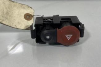 Bouton de warning RENAULT CLIO 3 Photo n°1