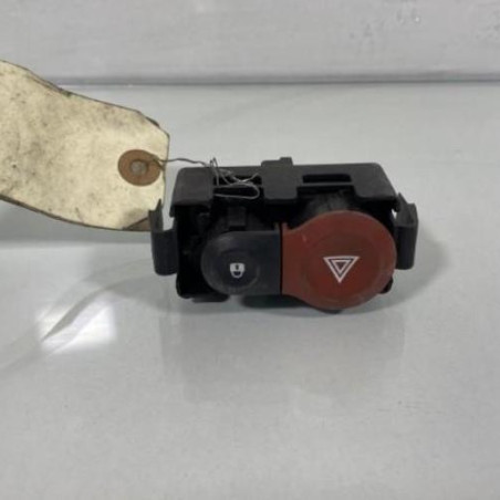Bouton de warning RENAULT CLIO 3 Photo n°1