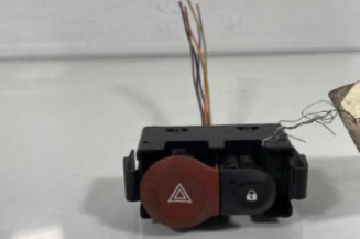 Bouton de warning RENAULT CLIO 3 Photo n°1
