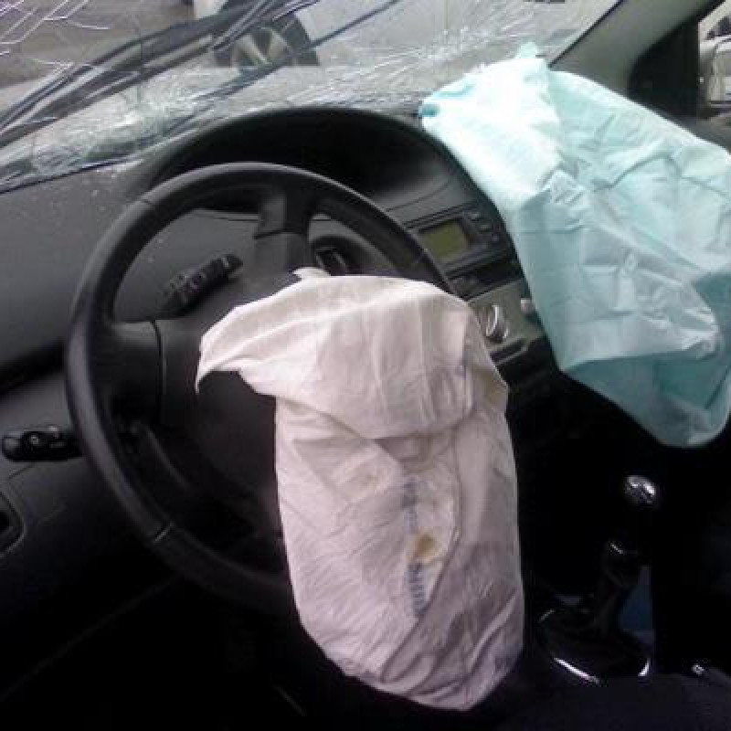 Cremaillere assistee TOYOTA YARIS 1 Photo n°7
