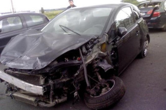 Interrupteur de leve vitre avant gauche OPEL CORSA D