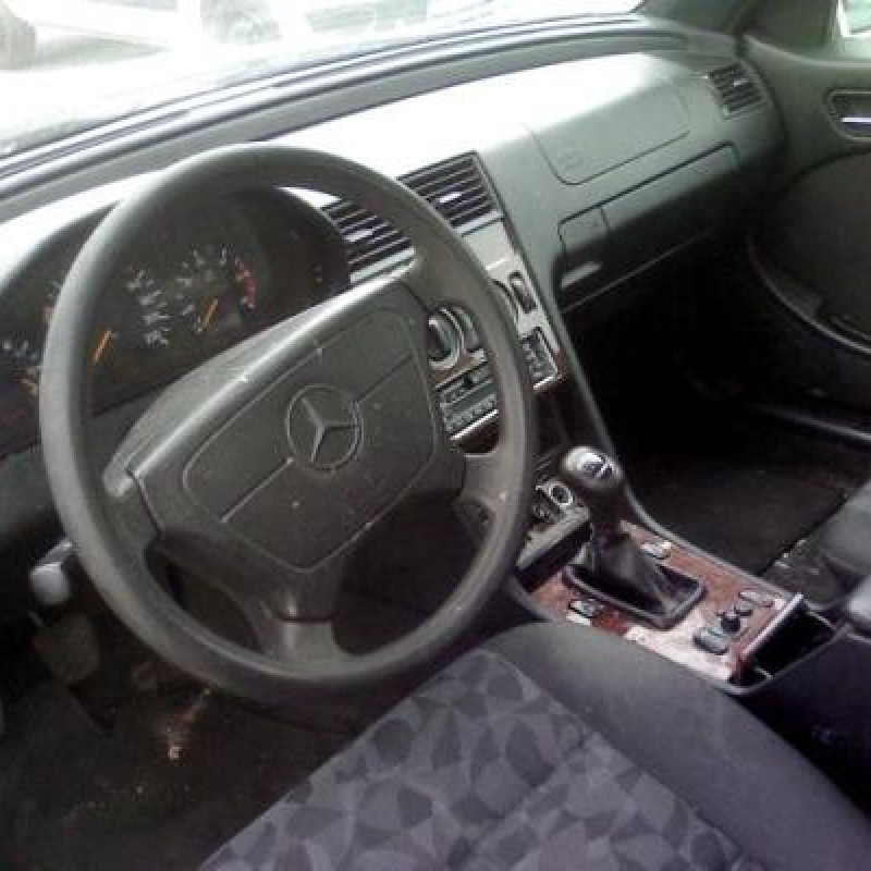 Porte arriere gauche MERCEDES CLASSE C 202 Photo n°7