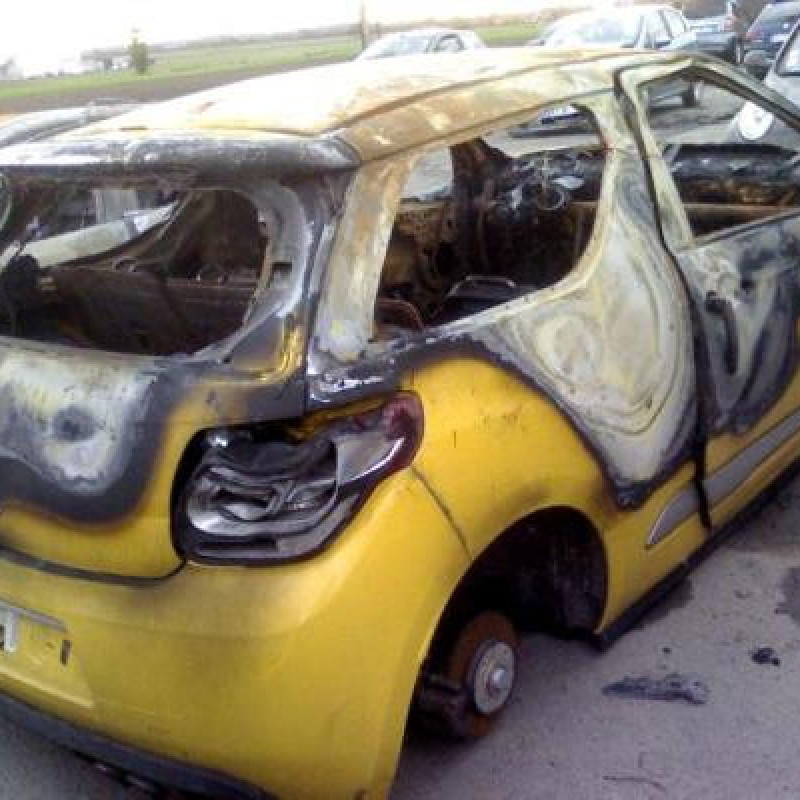 Pivot de moyeu avant droit CITROEN DS3 Photo n°3