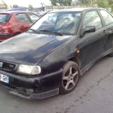 Vitre avant gauche SEAT CORDOBA 1 Photo n°1