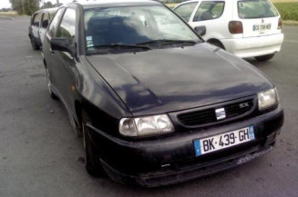Vitre avant gauche SEAT CORDOBA 1