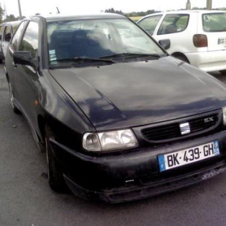 Vitre avant gauche SEAT CORDOBA 1