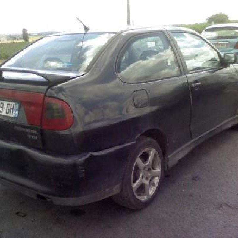 Vitre avant gauche SEAT CORDOBA 1 Photo n°3