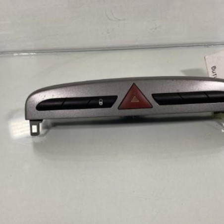 Bouton de warning PEUGEOT 308 1 Photo n°1