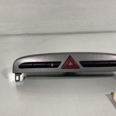 Bouton de warning PEUGEOT 308 1 Photo n°1