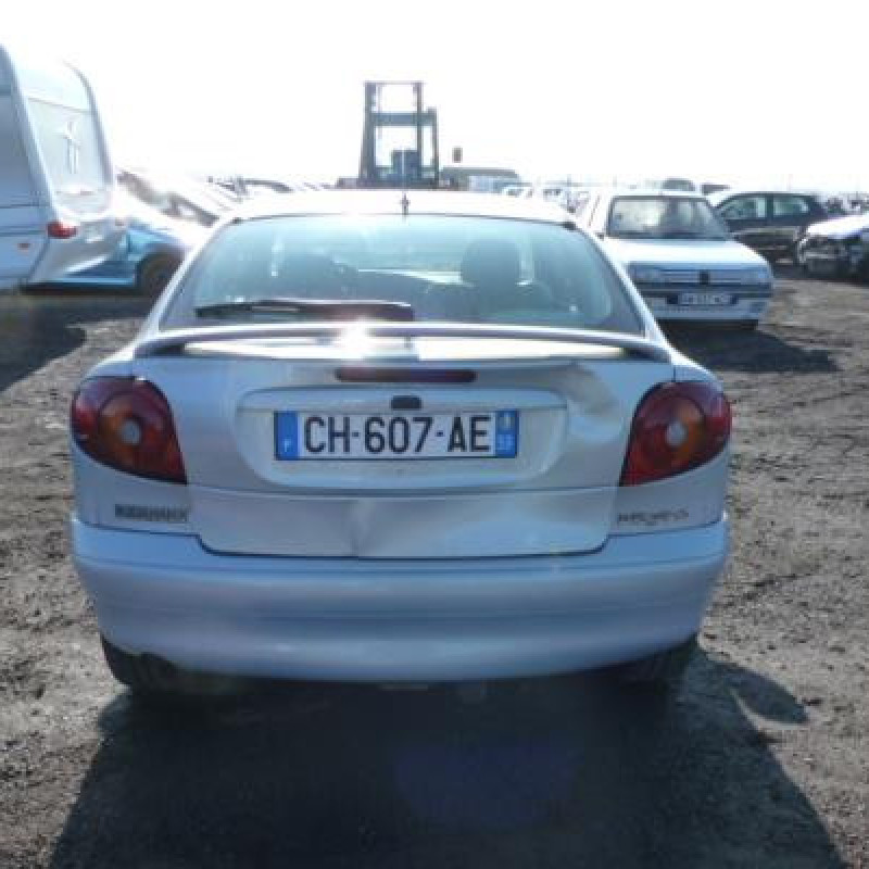 Amortisseur avant gauche RENAULT MEGANE 1 Photo n°5