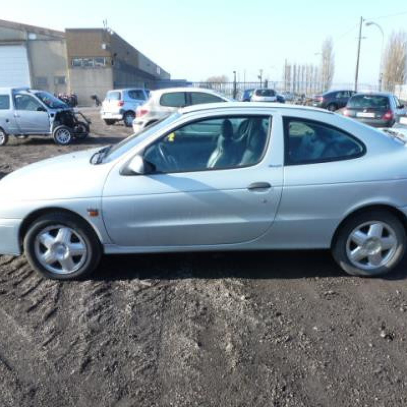 Amortisseur avant gauche RENAULT MEGANE 1 Photo n°6