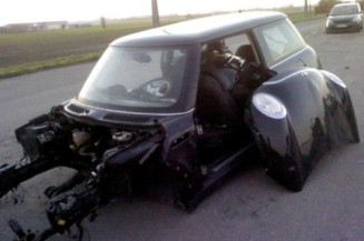 Renfort pare choc arriere (traverse) MINI MINI 1 R50/R53 Photo n°1