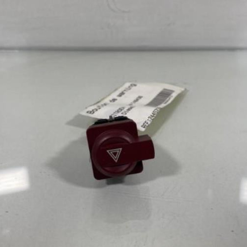 Bouton de warning CITROEN C4 1 Photo n°1